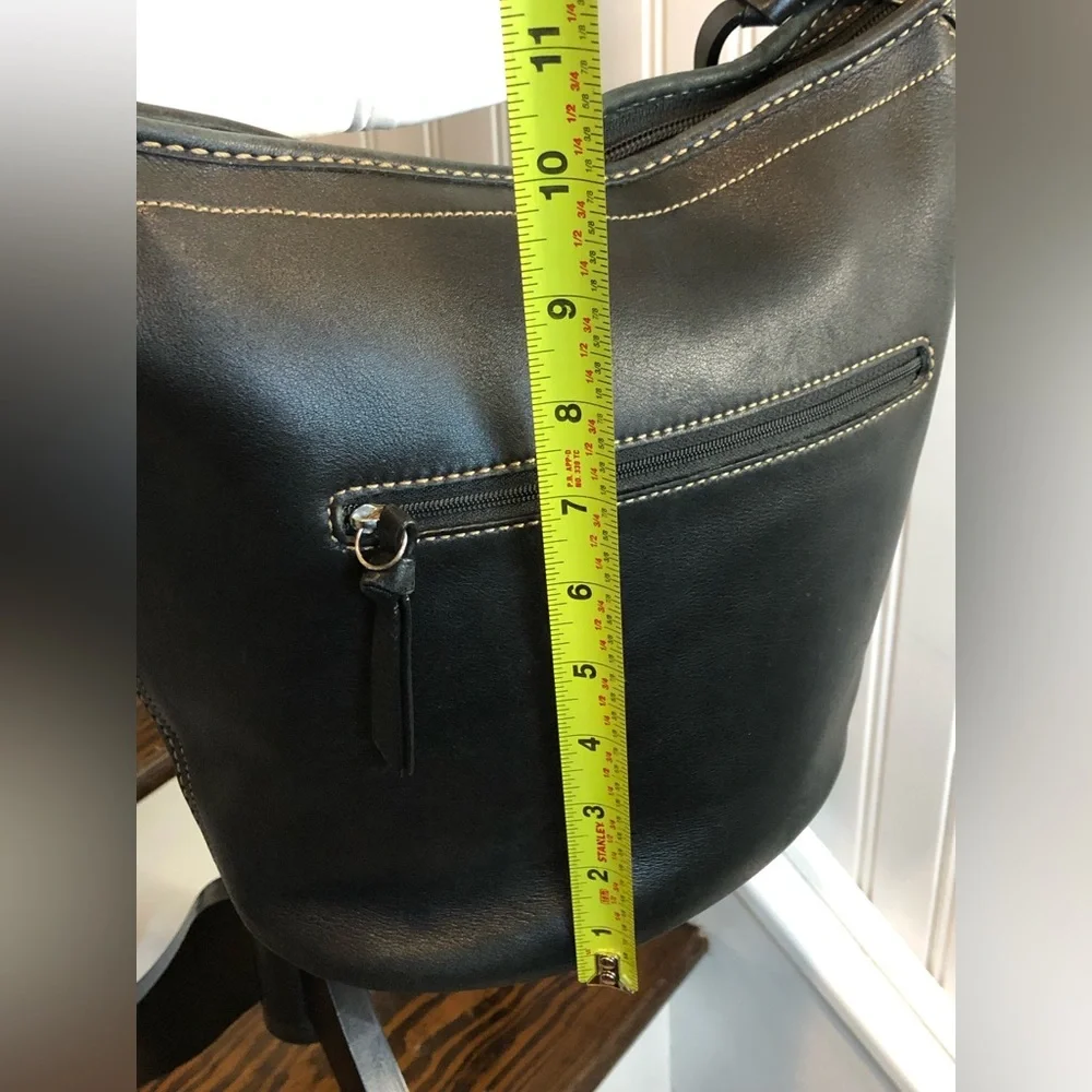 Vintage COACH Black Leather Duffle Exterior Zip Pocket Crossbody Shoulder Bag - Picture 9 of 15